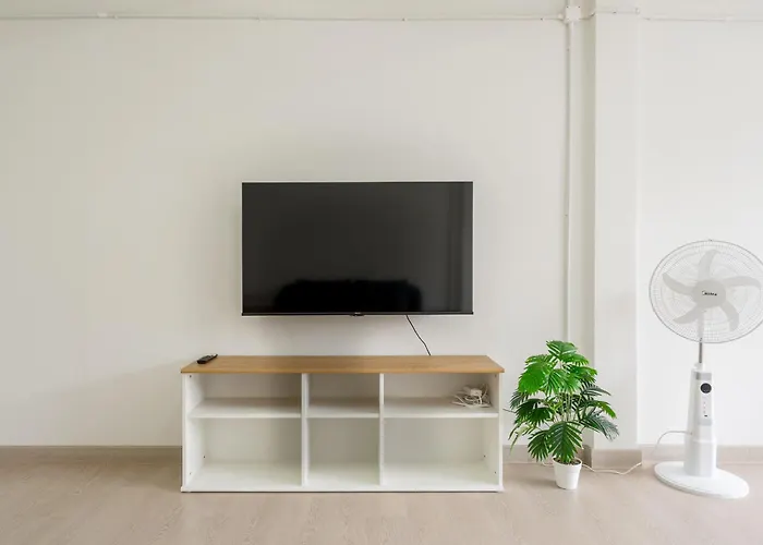 Glow House Sukhumvit 54, Spacious Modern Near Bts On Nut Homestay Bangkok