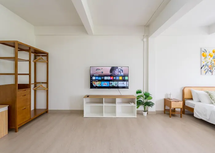 Glow House Sukhumvit 54, Spacious Modern Near Bts On Nut Homestay