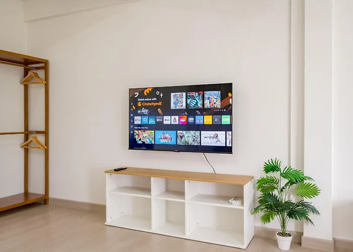Glow House Sukhumvit 54, Spacious Modern Near Bts On Nut Homestay Bangkok