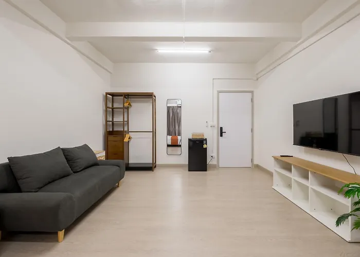 Glow House Sukhumvit 54, Spacious Modern Near Bts On Nut Bangkok