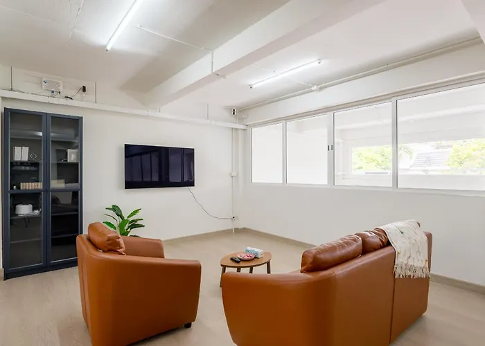 Glow House Sukhumvit 54, Spacious Modern Near Bts On Nut Bangkok