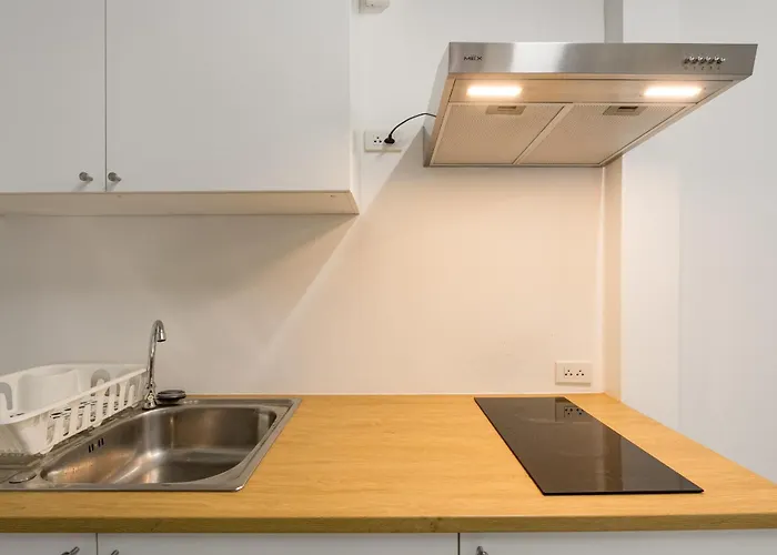 Glow House Sukhumvit 54, Spacious Modern Near Bts On Nut Homestay Bangkok