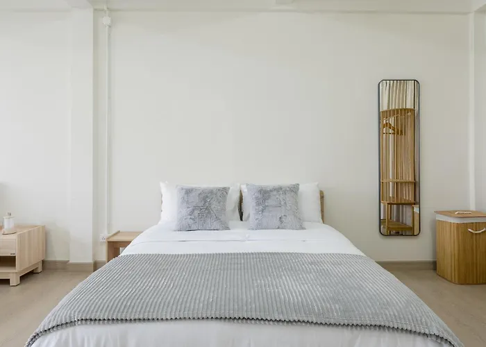 Homestay Glow House Sukhumvit 54, Spacious Modern Near Bts On Nut Bangkok