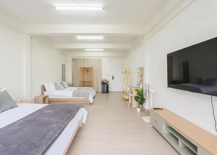 Glow House Sukhumvit 54, Spacious Modern Near Bts On Nut Homestay